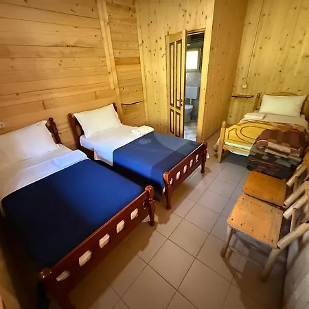 Hotel Bujtina Frati *