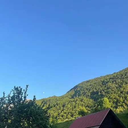 Bujtina Frati Hotel Vermosh